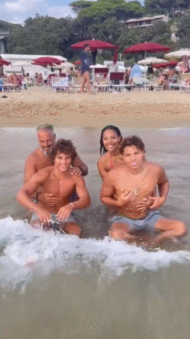 33c9d04aa6b354adce9e73a001edc91e_1785185757_136.gif