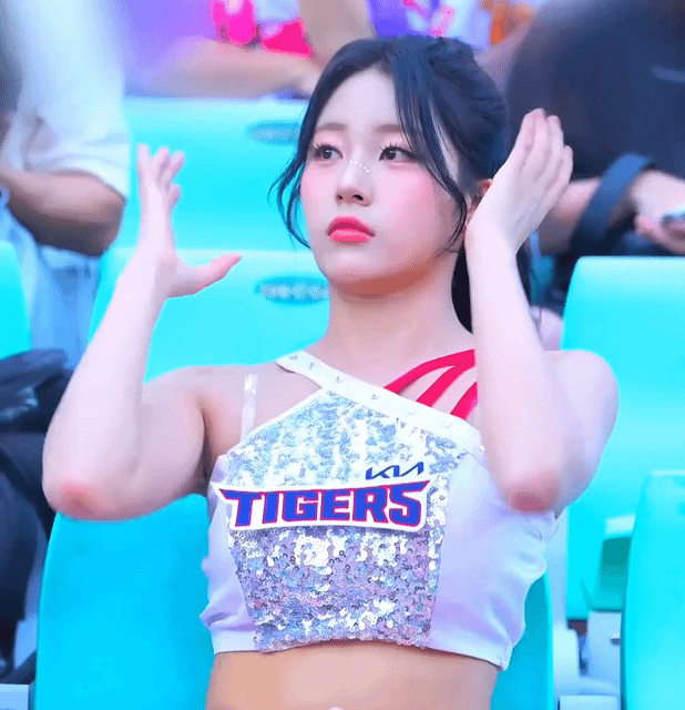 cb36cd64be490466dc34ab7d2dbe1d4d_1786660741_5834.gif